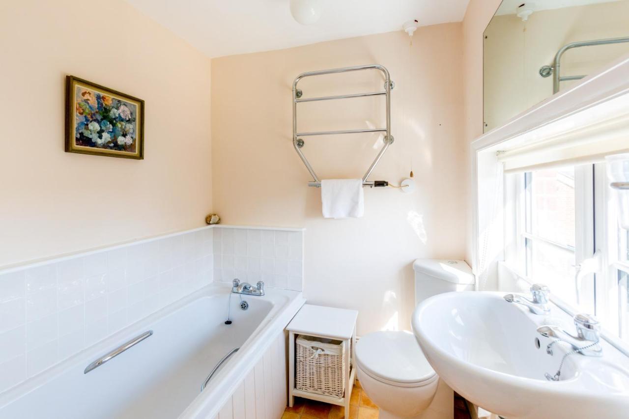 5 Coastguard Cottages ออลบะระ ภายนอก รูปภาพ